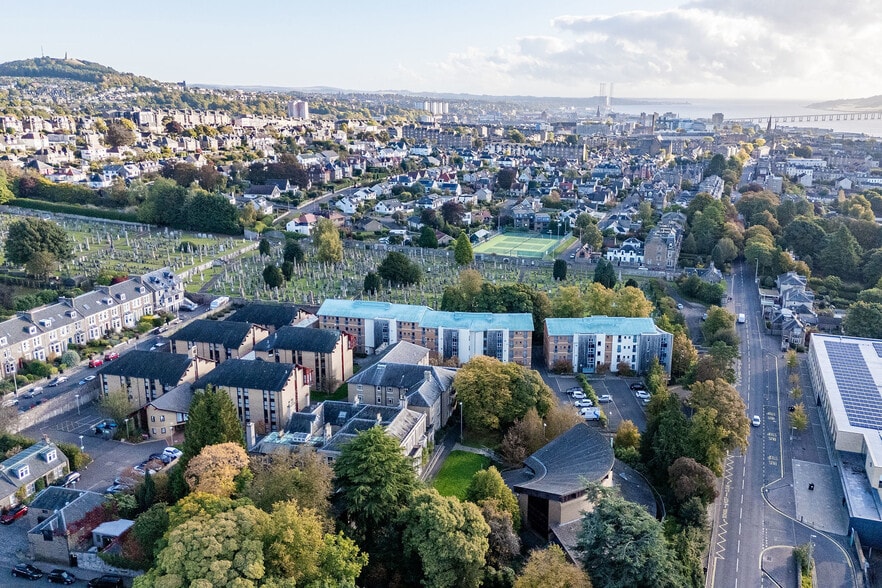 319 Perth Rd, Dundee for sale - Building Photo - Image 2 of 4