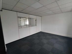 5 Rue Guy Moquet, Orsay to rent Interior Photo- Image 1 of 7
