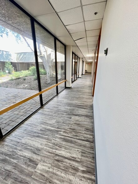 2525 W Beryl Ave, Phoenix, AZ to rent - Interior Photo - Image 3 of 43