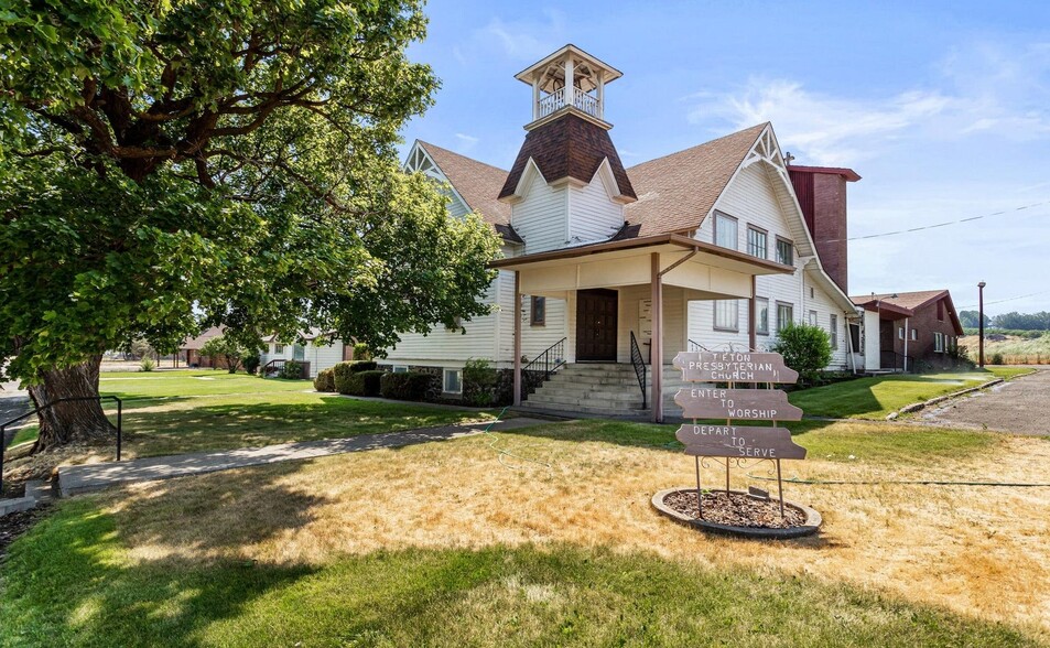 720 Franklin Rd, Tieton, WA for sale - Primary Photo - Image 1 of 39