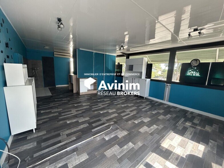 Retail in Labarthe Sur Leze to rent - Interior Photo - Image 3 of 3