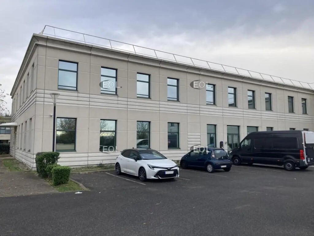 Location Bureaux 721 m² - Photo 1