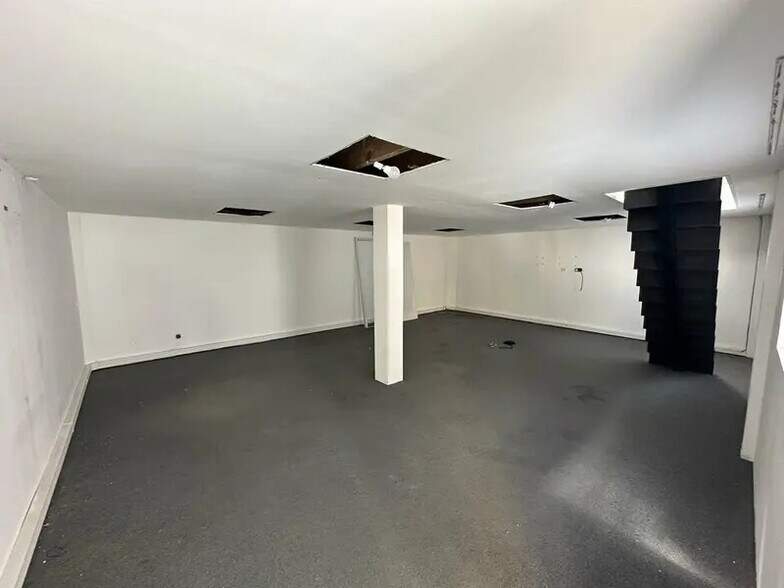 Light Industrial in Saint-Maur-des-Fossés to rent - Building Photo - Image 2 of 7