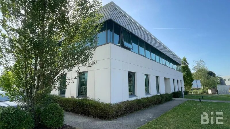 Vente Bureaux 407 m² - Photo 1