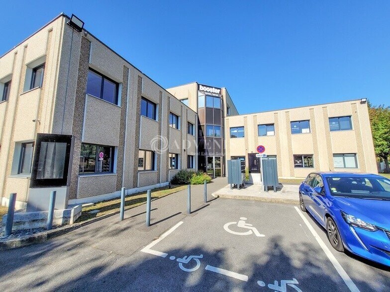 2 Rue Du Rapporteur, SAINT-OUEN-L'AUMONE to rent - Building Photo - Image 2 of 11