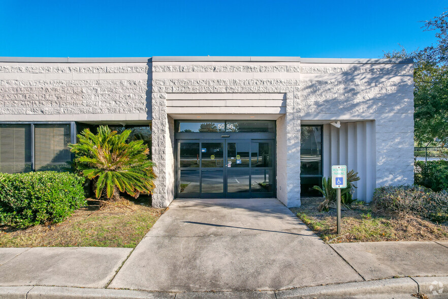 5056 International Blvd, North Charleston, SC for rent - Building Photo - Image 2 of 7