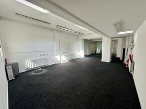 23 College St, Armagh to rent Interior Photo- Image 1 of 2