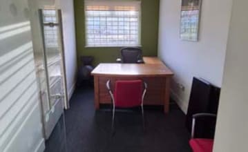 83 Chase Side, London to rent Interior Photo- Image 2 of 3