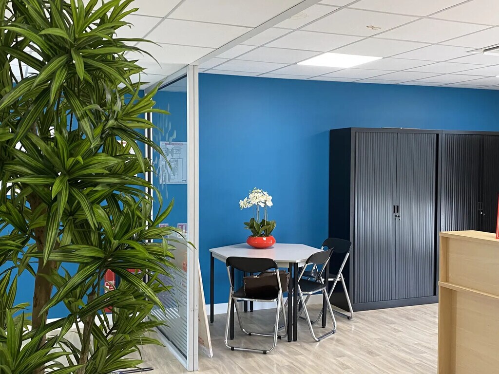 Vente Bureaux 14 105 m² - Photo 1