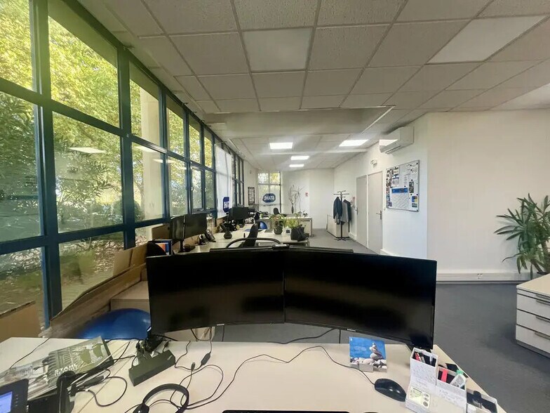 Office in Avignon to rent - Building Photo - Image 2 of 12