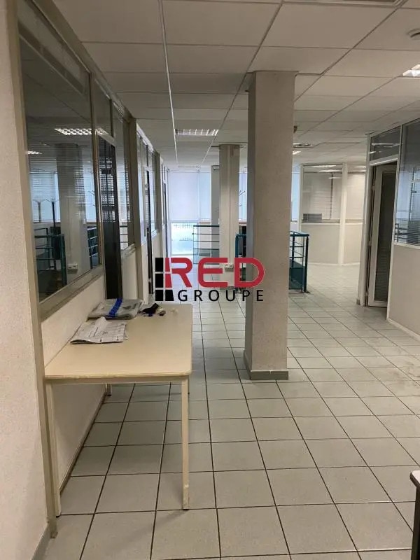 Location Commerce 323 m² - Photo 1