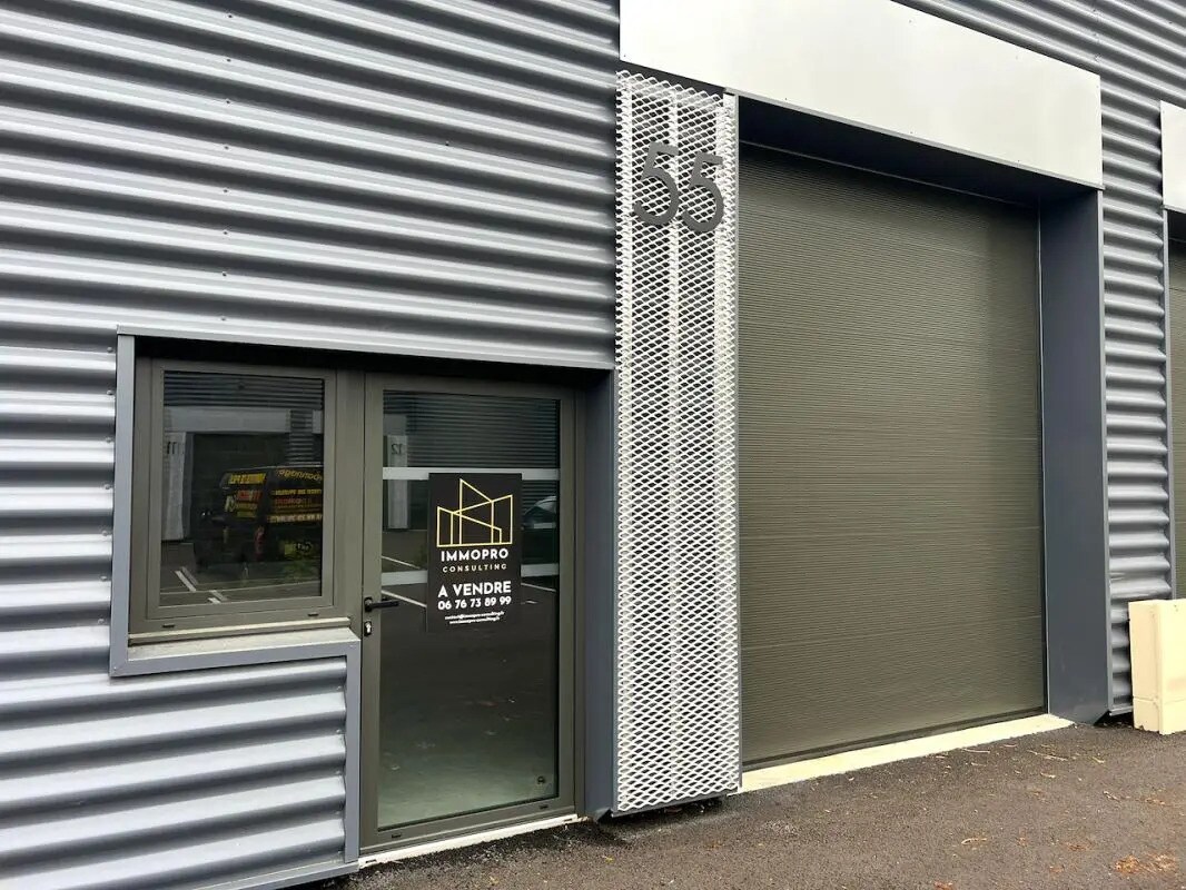 Retail in Oissel for sale Building Photo- Image 1 of 10