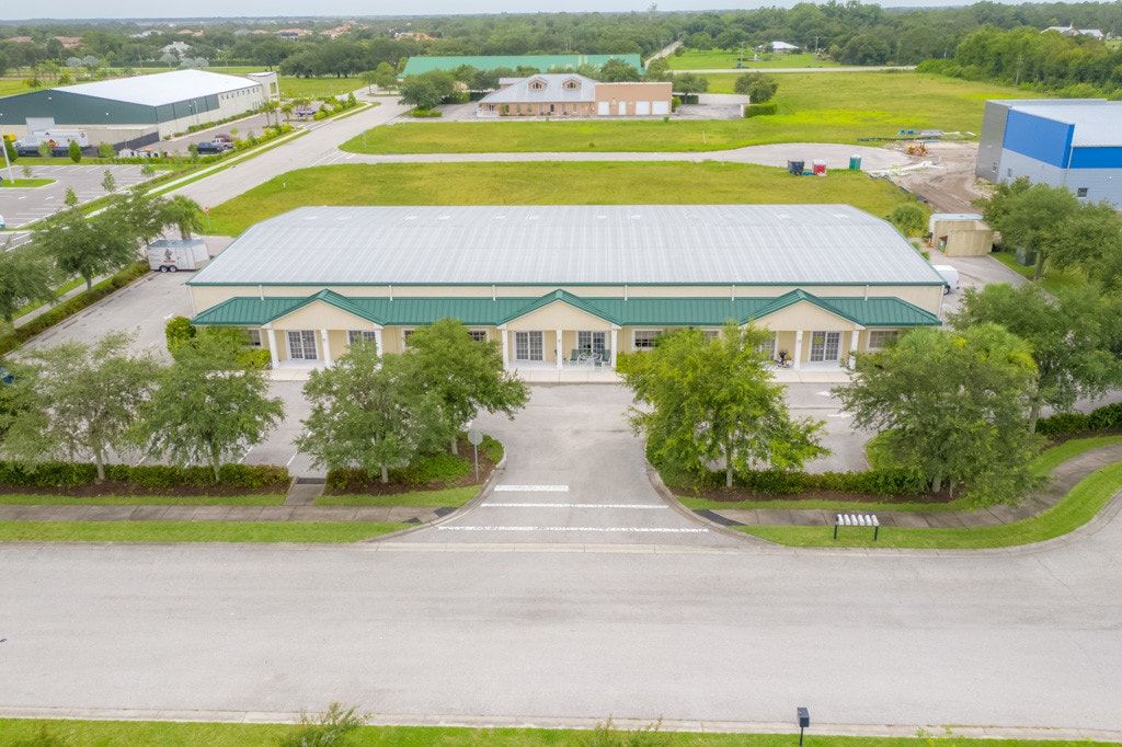 8120-8130 Uzita Dr, Sarasota, FL to rent Building Photo- Image 1 of 13