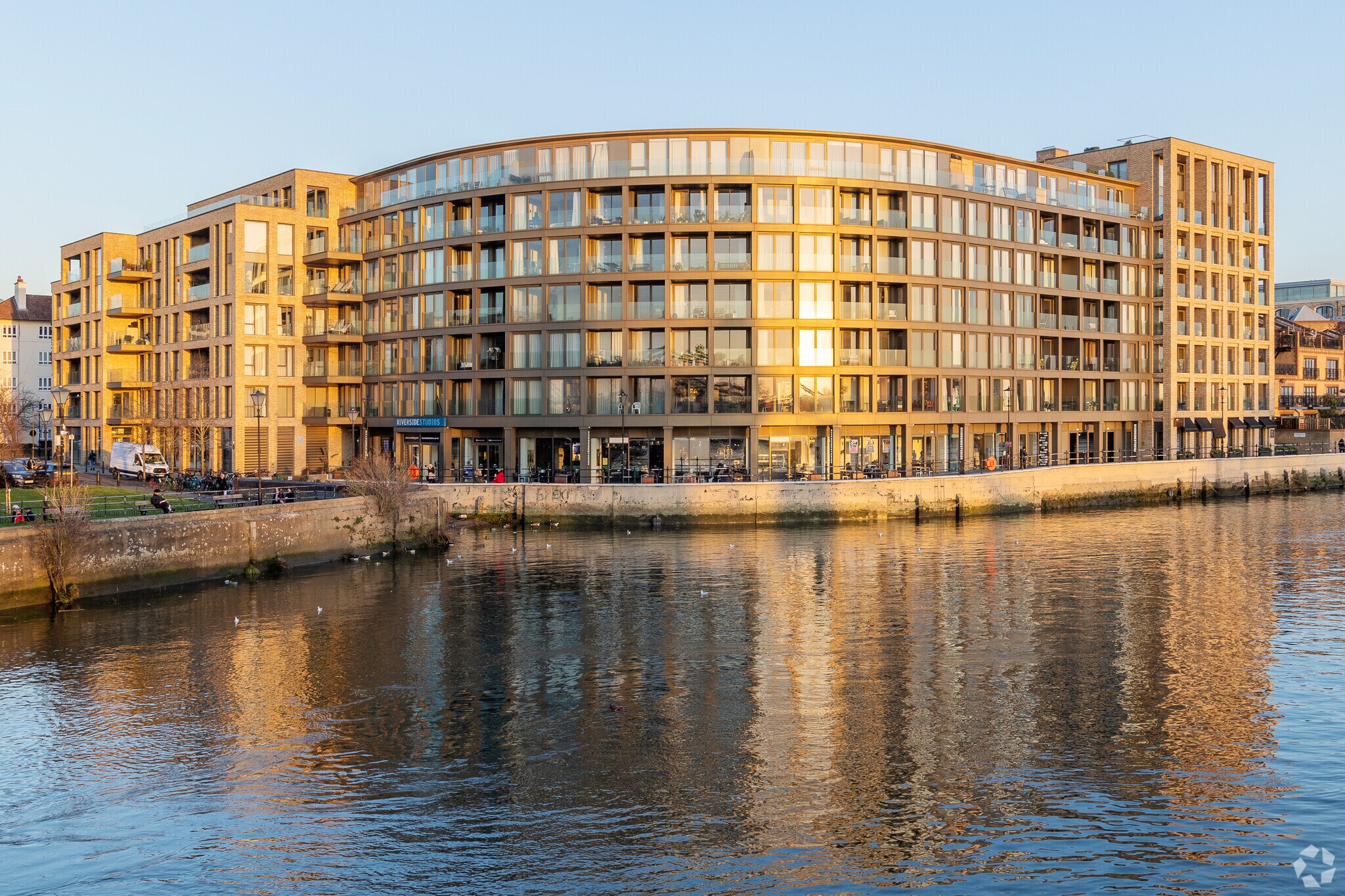 101 Queen Caroline St, London for sale Primary Photo- Image 1 of 1