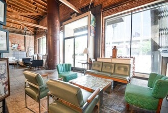 6433 W Sunset Blvd, Hollywood, CA to rent Interior Photo- Image 1 of 5