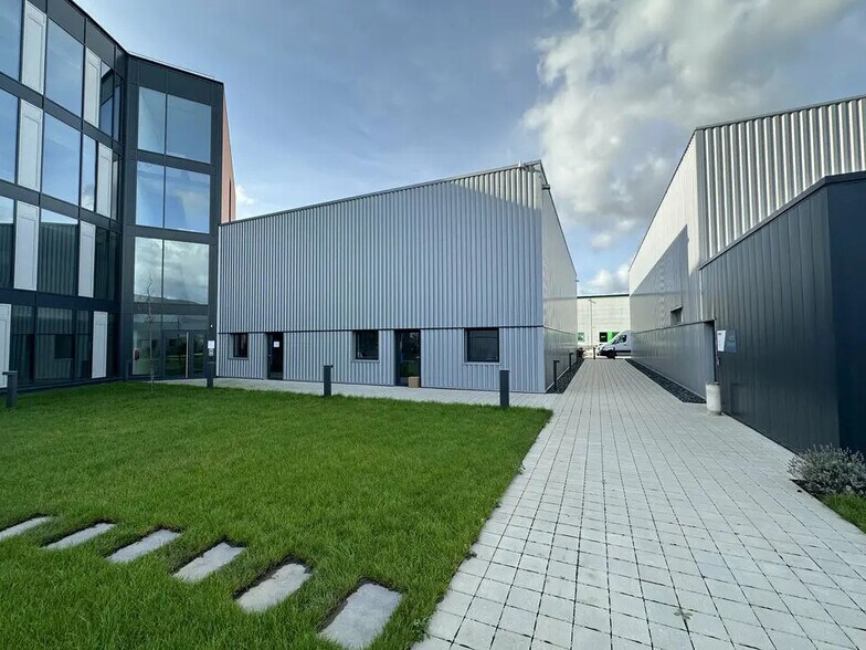 Light Industrial in Bischheim to rent - Building Photo - Image 3 of 4