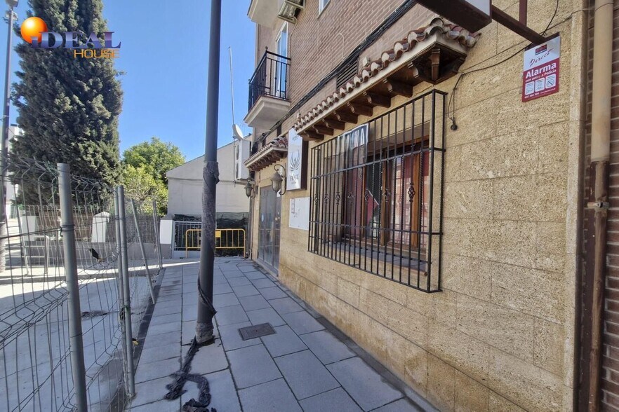 Poniente, 37, Armilla, Granada to rent - Building Photo - Image 2 of 18