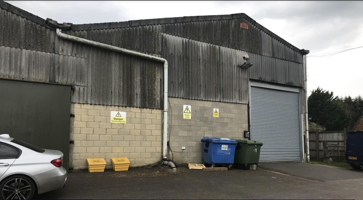 White Ln, Tongham for sale Primary Photo- Image 1 of 1