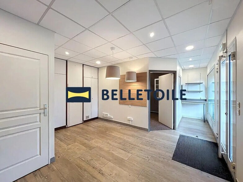 Retail in Maisons-Alfort to rent - Building Photo - Image 3 of 10