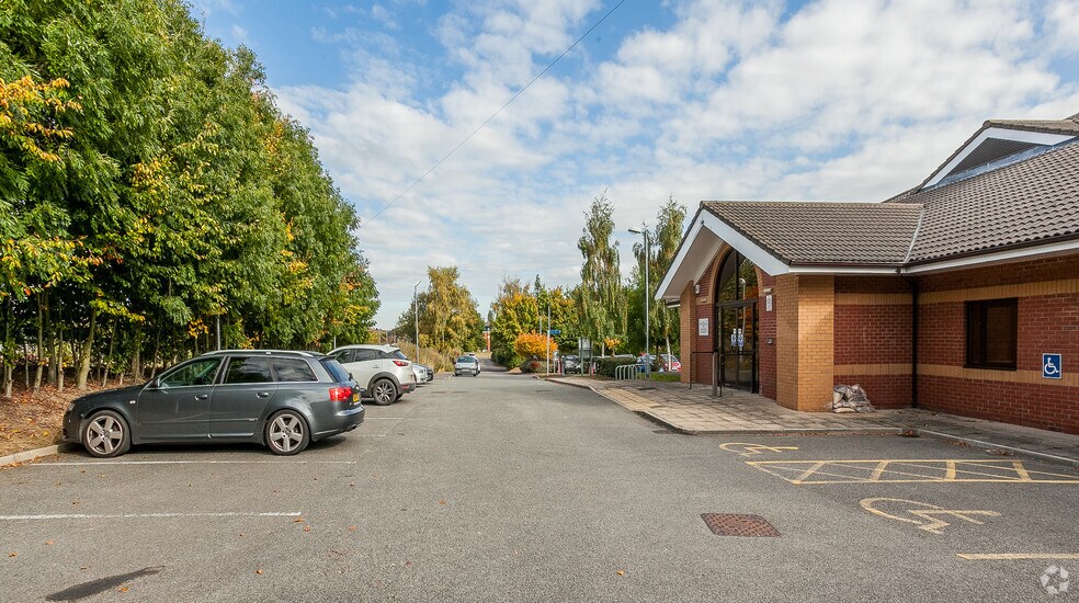 Ellice Way, Wrexham to rent - Building Photo - Image 3 of 3