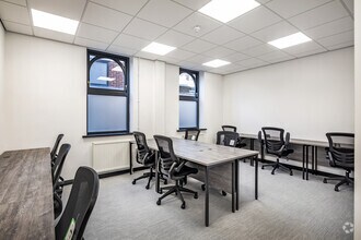 33-34 Winckley Sq, Preston to rent Interior Photo- Image 1 of 4