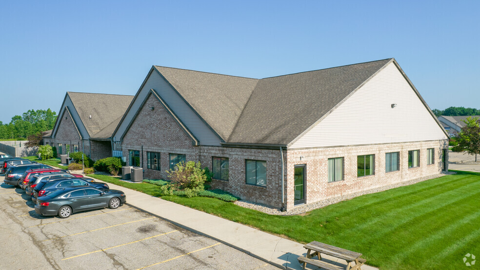 8155 Executive Ct, Lansing, MI for sale - Building Photo - Image 3 of 9