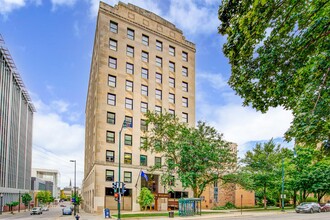 122 W Washington Ave, Madison, WI for rent Building Photo- Image 1 of 6