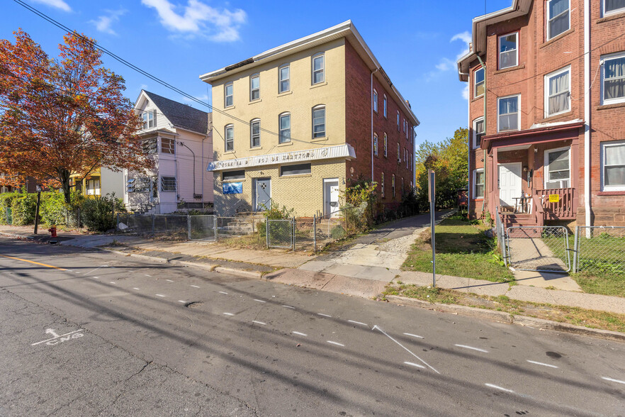 147 Babcock St, Hartford, CT for sale - Primary Photo - Image 1 of 9