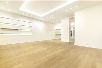 Retail in Paris to rent Interior Photo- Image 2 of 5
