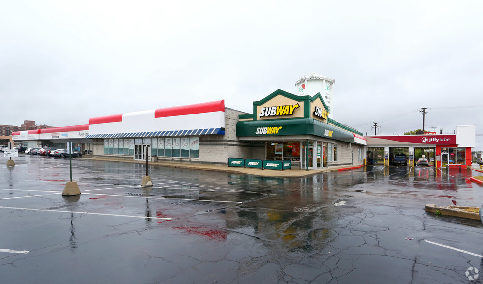 8319-8351 W North Ave, Melrose Park, IL for sale - Primary Photo - Image 1 of 1