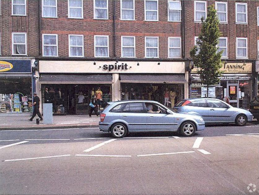 122 High St, Ilford for sale Primary Photo- Image 1 of 1