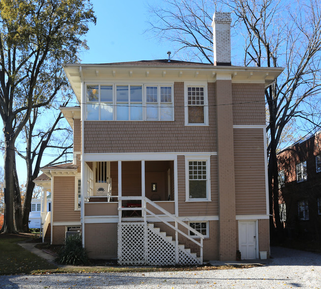 1004 N Elm St, Greensboro, NC for rent - Building Photo - Image 2 of 33