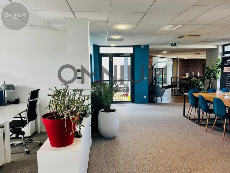 Office in Écully to rent - Building Photo - Image 2 of 8