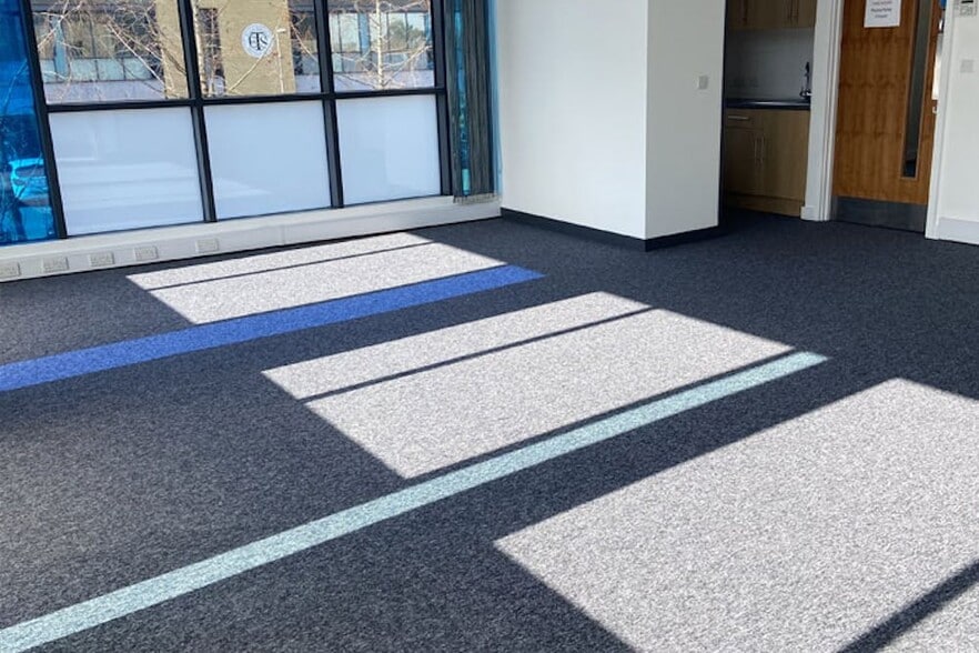 Waterside Ct, Dartford to rent - Interior Photo - Image 3 of 4