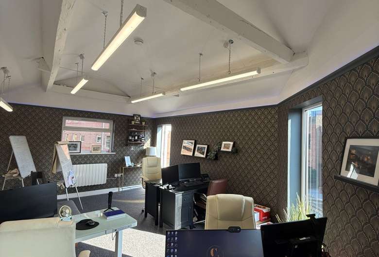 1 Stamford St, Altrincham to rent Interior Photo- Image 1 of 6