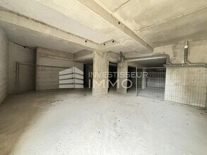 Retail in Saintry-sur-Seine to rent Interior Photo- Image 1 of 5