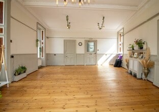 1 North Bridge St, Hawick to rent Interior Photo- Image 2 of 4