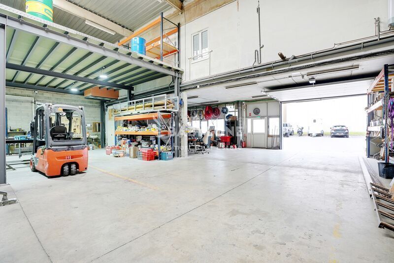 Light Industrial in Savigny-sur-Orge for sale - Building Photo - Image 3 of 12