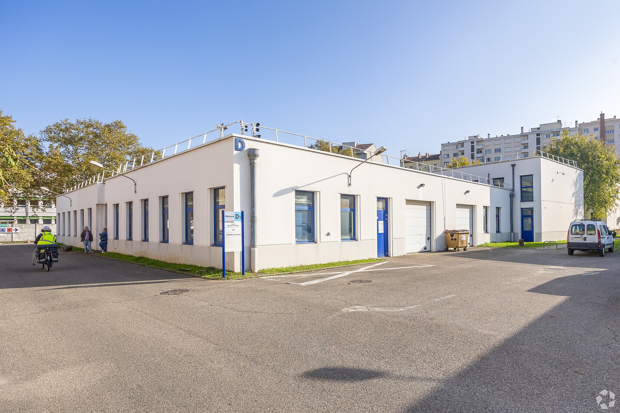 Office in Villeurbanne to rent Primary Photo- Image 1 of 3