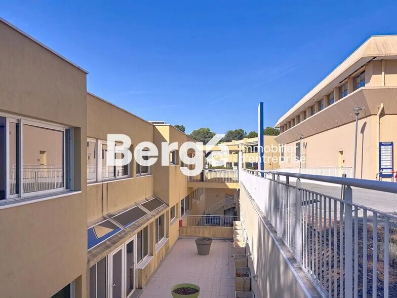 Office in Valbonne to rent - Building Photo - Image 1 of 8