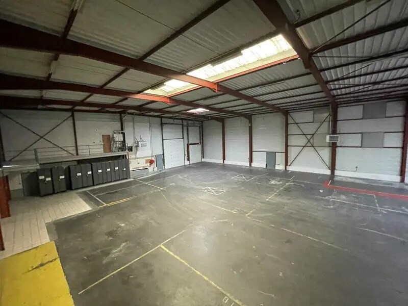 Light Industrial in Corbas to rent Interior Photo- Image 1 of 13