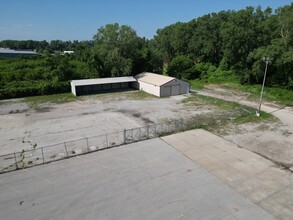 7501 E Front St, Kansas City, MO for rent Building Photo- Image 2 of 6