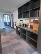 131 W 33rd St, New York, NY to rent Interior Photo- Image 2 of 13