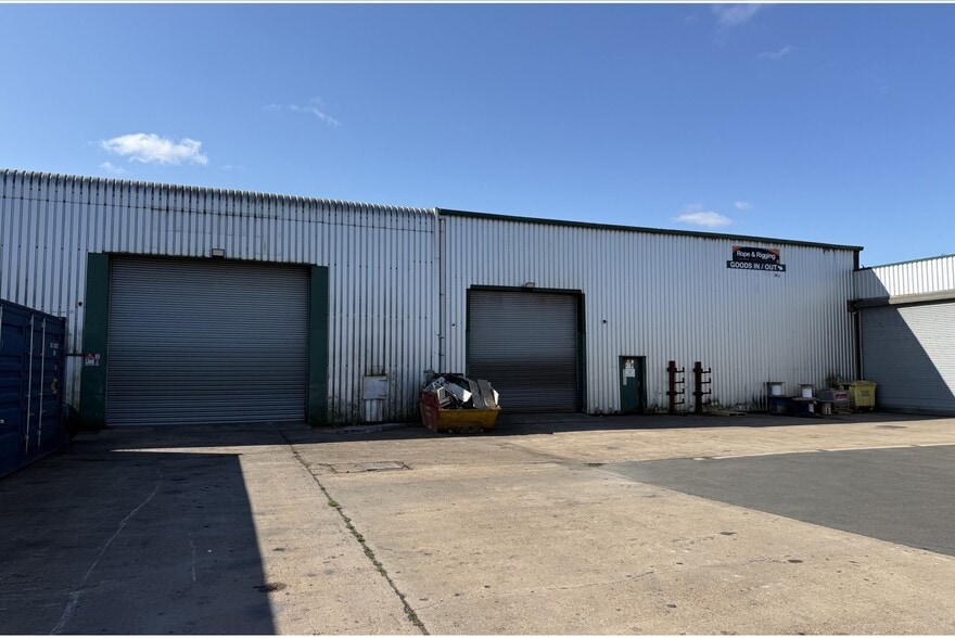 West Carr Rd, Retford to rent - Building Photo - Image 2 of 4