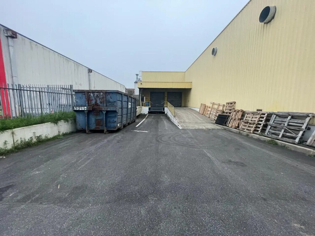 Location Local d'activités 1 286 m² - Photo 1