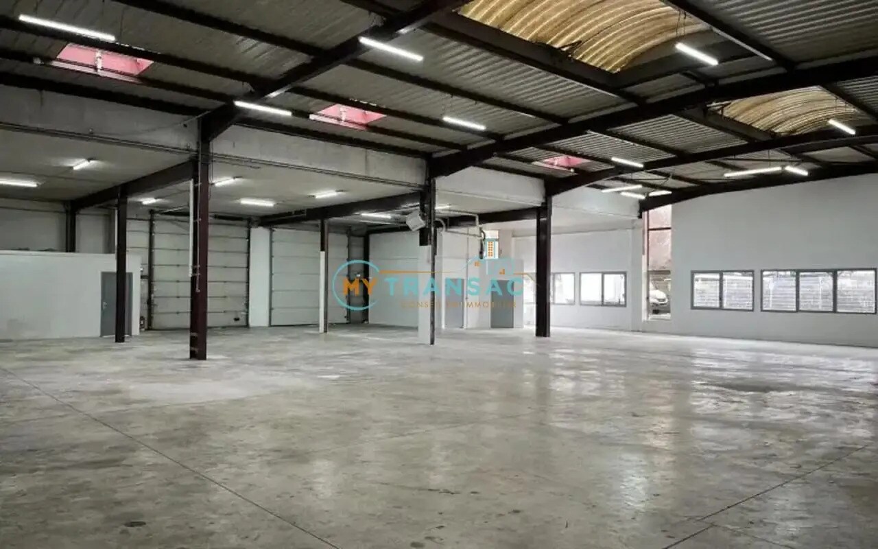 Light Industrial in Le Blanc-Mesnil to rent Building Photo- Image 1 of 7