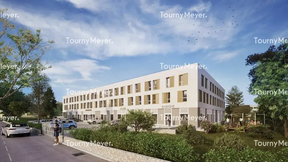 Retail in Lattes for sale Building Photo- Image 1 of 3