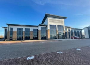 Haslingden Rd, Blackburn to rent Building Photo- Image 1 of 3