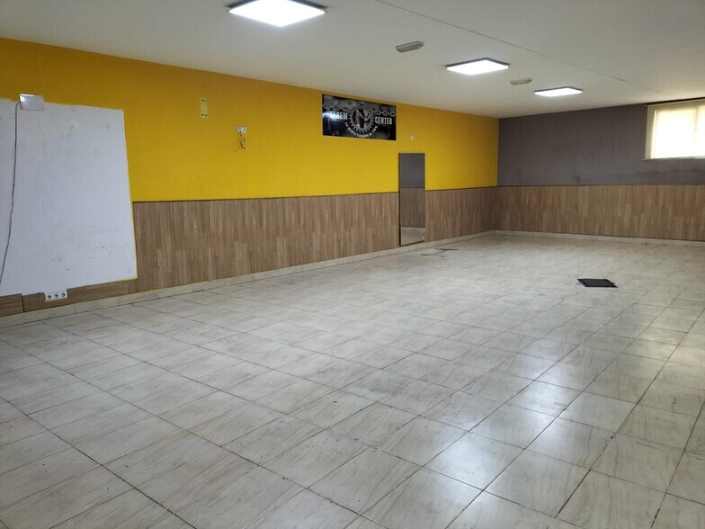 Retail in Cox, Alicante for sale - Interior Photo - Image 2 of 7