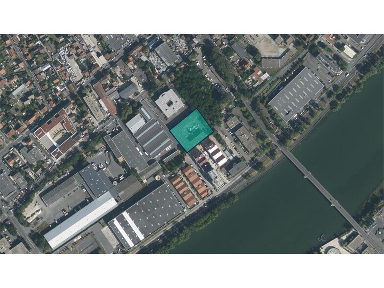 Light Industrial in Argenteuil to rent - Aerial - Image 3 of 5